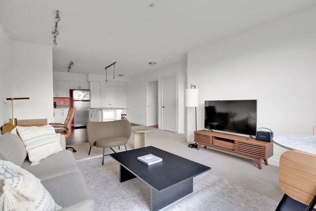 Photo - 330 3rd Ave W Unidad FL5-ID3627A