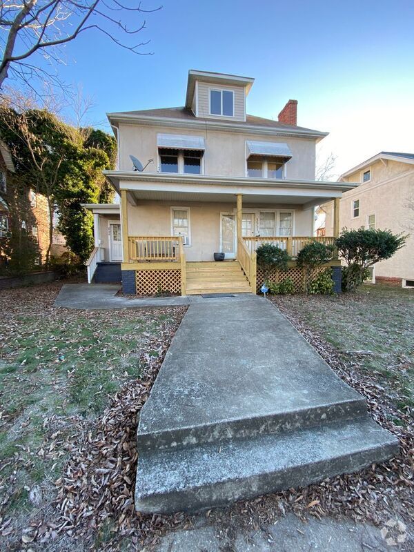 Building Photo - 3221 Hanes Ave Unit Upstairs - A Rental