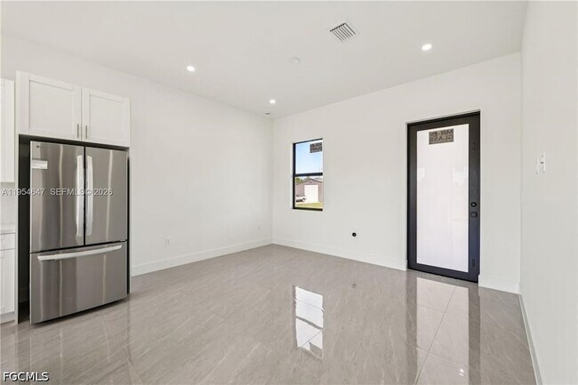 Photo - 4402 E 19th St