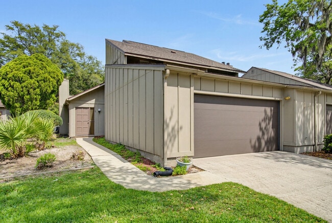 Photo - 7 Autumnwood Trail