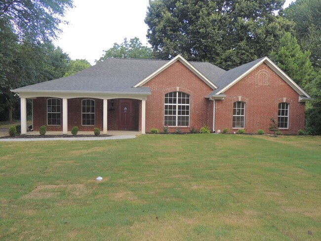 Building Photo - 4 Bedroom 3 Bath home in Millington