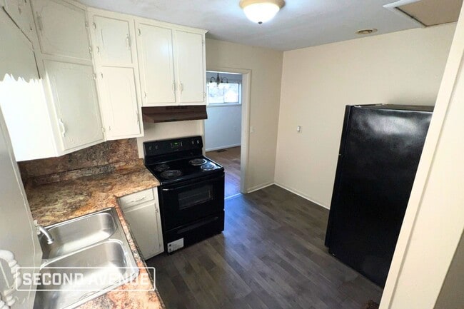 Photo - 1429 65th St W