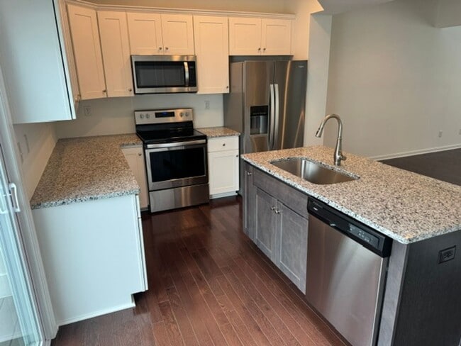 Photo - 3 bedroom/2 Bath Townhome Warrendale, PA