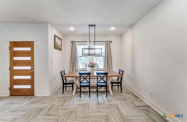 59 Long Bow Ln