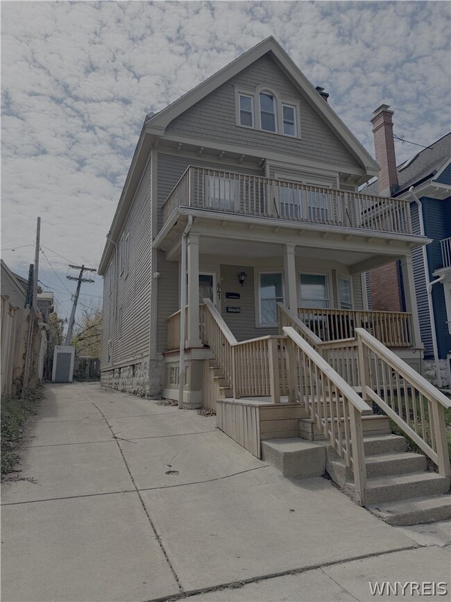 Building Photo - 641 Forest