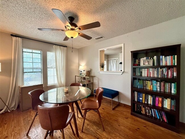 Photo - 1609 W 11th St