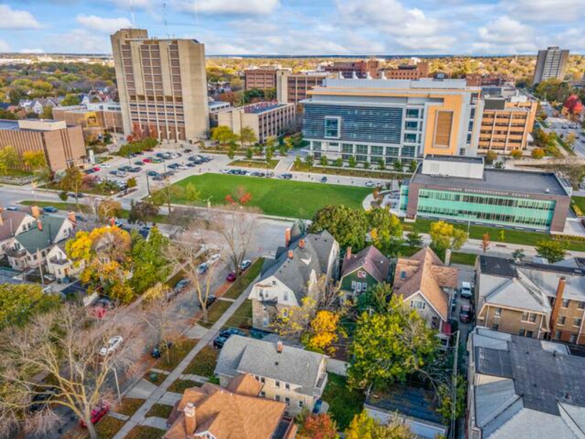 Photo - Murray Upper Flat