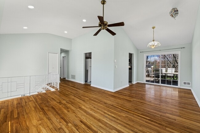 Photo - 9 Deborah Dr