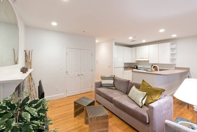Photo - 140 Boylston St Unit 2