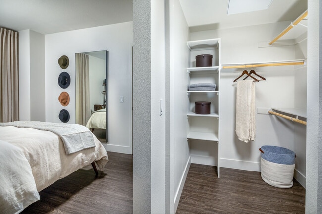 LLEWELLYN apartments — community photo