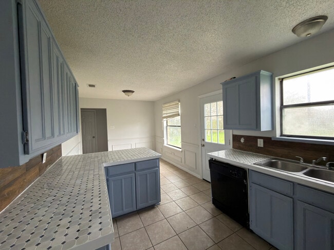 Photo - 1207 Charles Dr