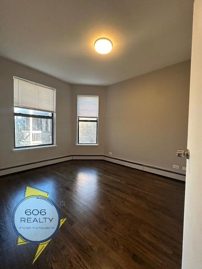 Photo - 368 E 59th St Unidad 3