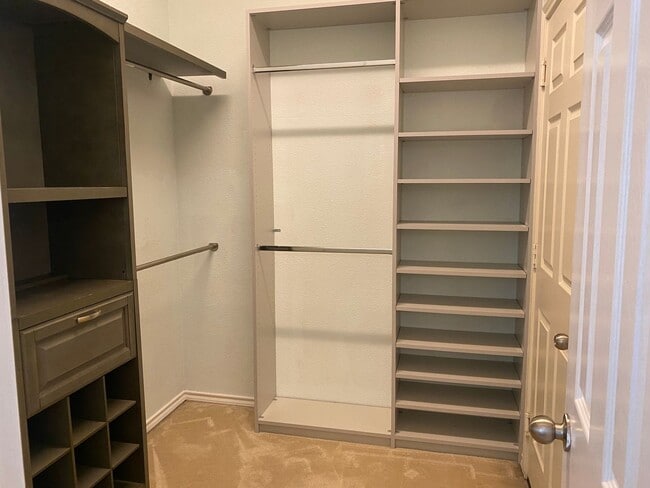Photo - Beautiful 3 bedroom townhome available for rent for ASAP move in!!!! Medical Center Area!!!