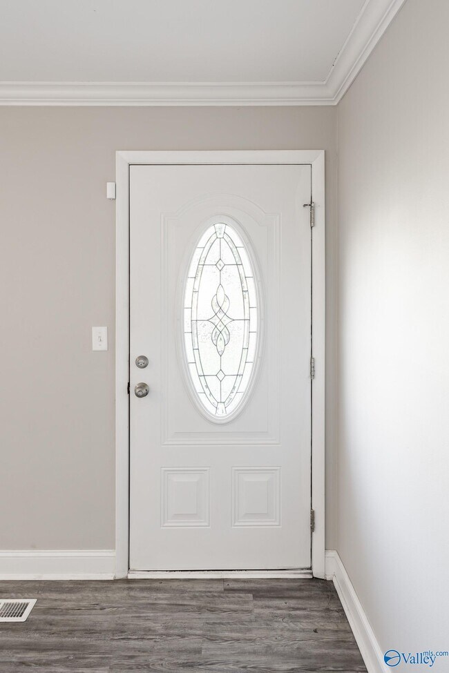 Photo - 2402 Mcclain Cir NW