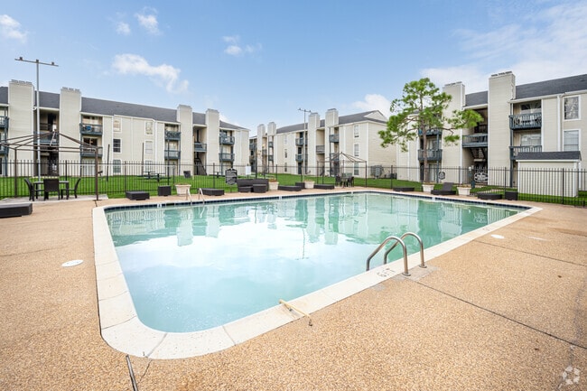 Pool - Patriot Cove (FKA Cove at NOLA)