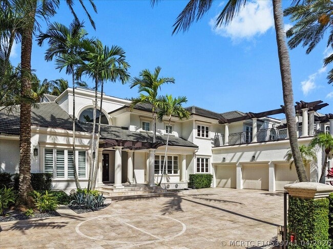 1313 E Lake Dr