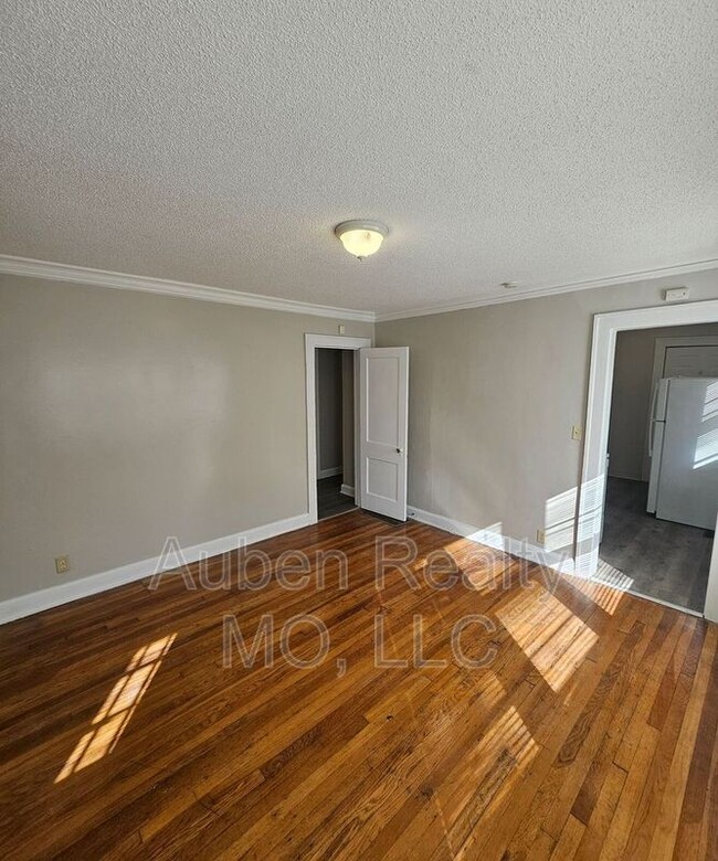 Photo - 5411 Harrison St Unit 1F