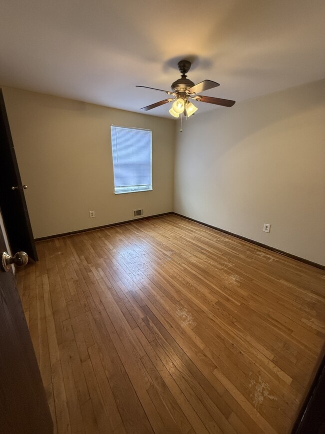 Photo - 5745 Pine Tree St S