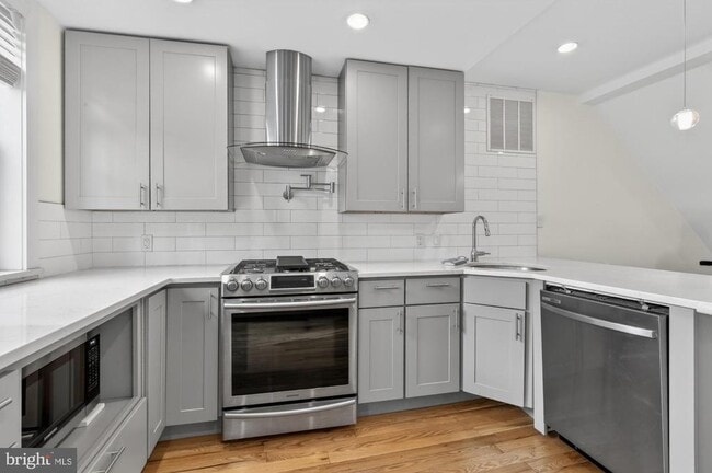 Photo - 741 Watkins St