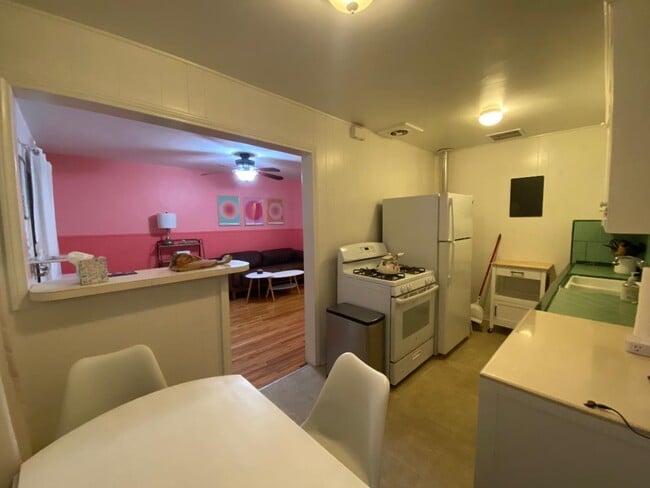 NOOK - KITCHEN - LIVING ROOM - 824 Pearl St Unit D