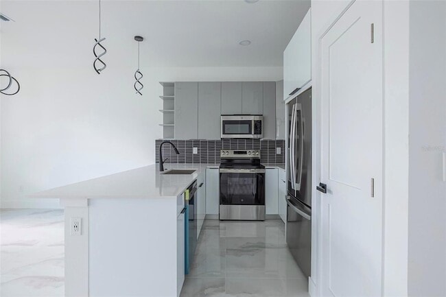 Photo - 2025 Barroso St