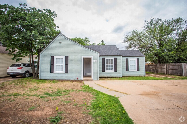 Building Photo - 2421 25th St Rental