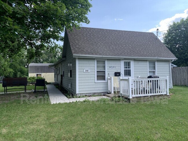 Photo - 240 Watrous Ave Unit 2