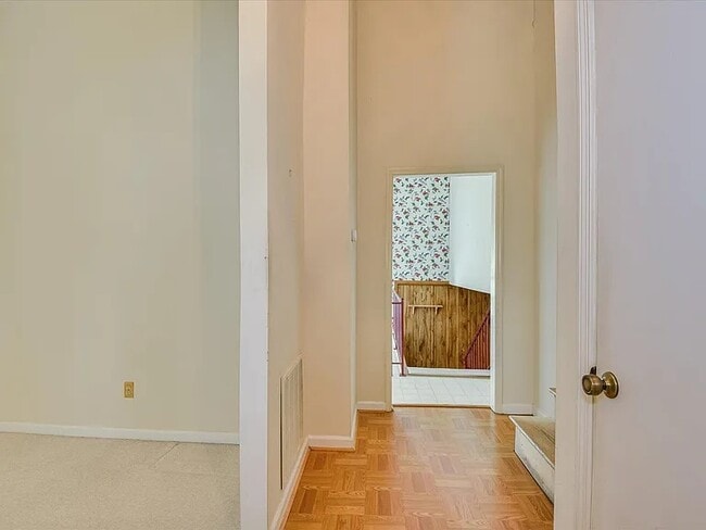 Photo - 904 Big Hunt Rd