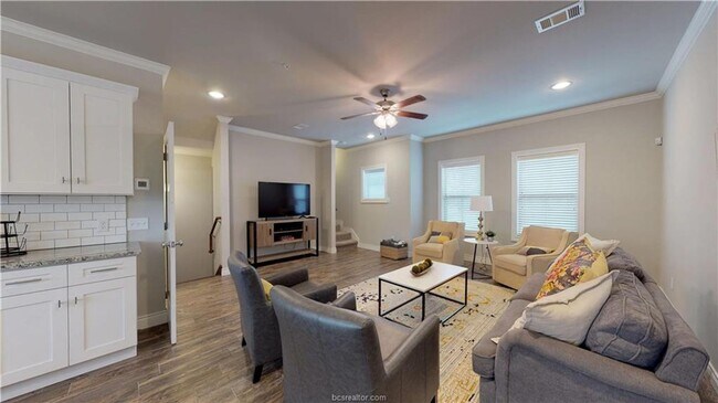 Photo - 4 Bed Northgate Townhome Pre-leasing for August Move In!
