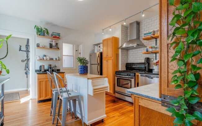 Building Photo - 77 Columbus Ave Unit 1T Rental
