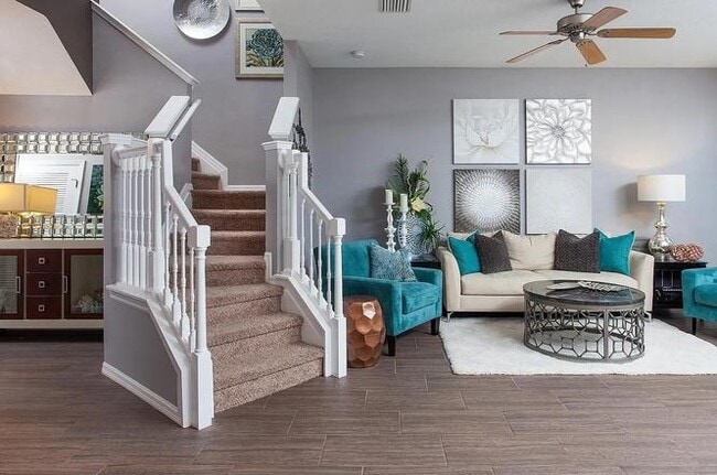 Photo - 555 52nd Ave N