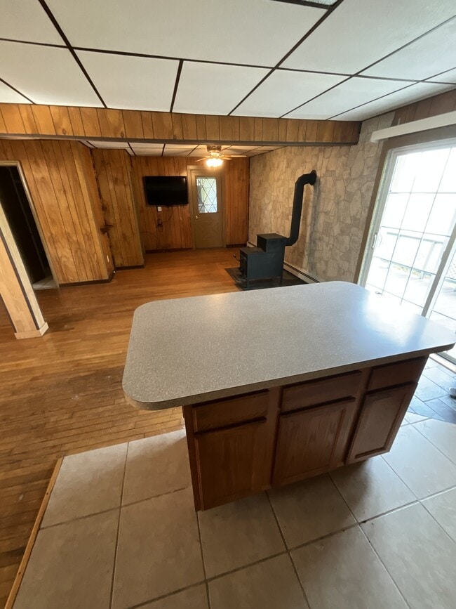 Photo - 1614 Scott Rd