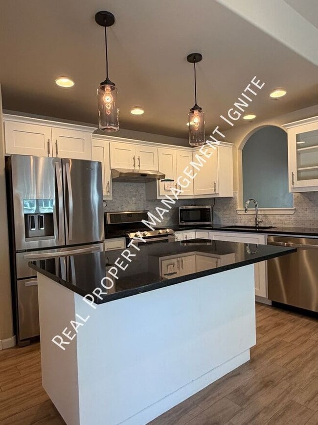 Photo - 2447 NW Shields Dr