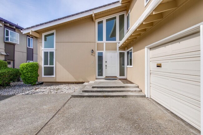 Photo - 255 Shearwater Is