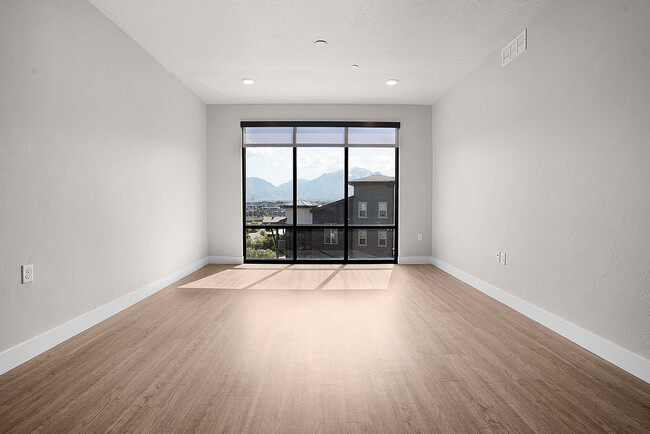 Building Photo - Gardner Station Rental