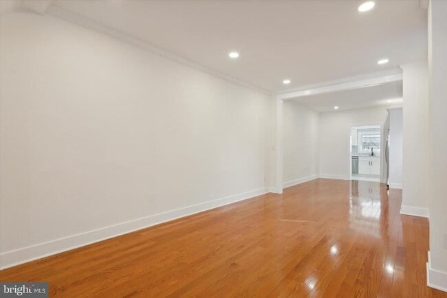 Photo - 1834 McKean St