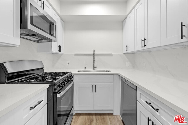 Photo - 7825 W Manchester Ave Unidad 12