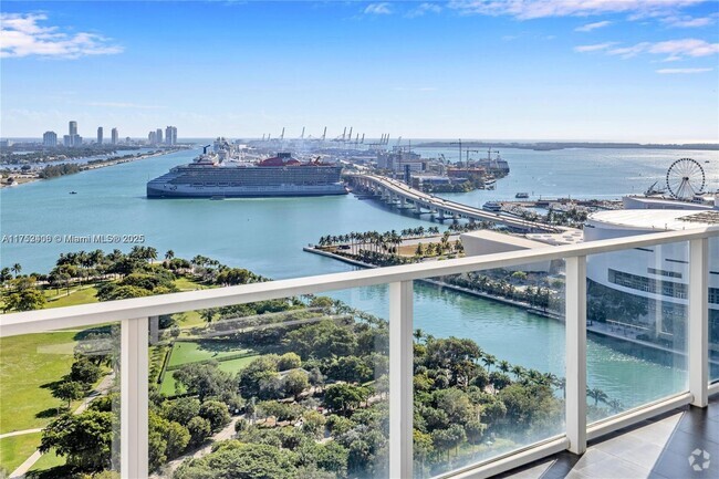 Building Photo - 1040 Biscayne Blvd Unit 2901 Rental