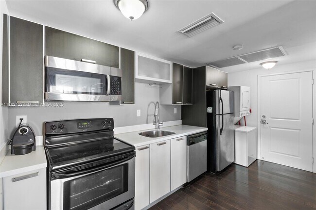 Photo - 621 11th St Unidad 102