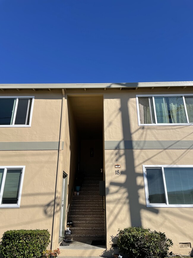 Building Photo - 18 Linden Ave Unit 2 Rental