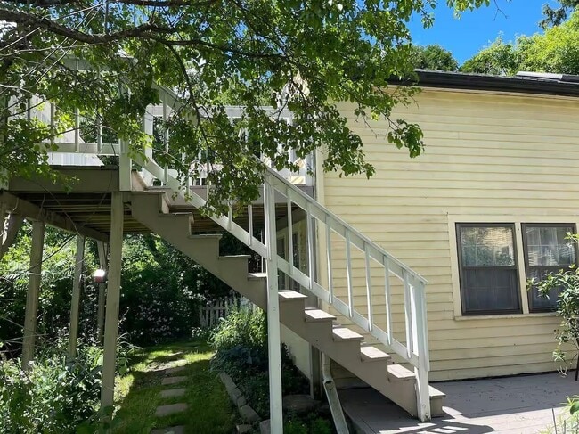 Photo - 172 Northwest St