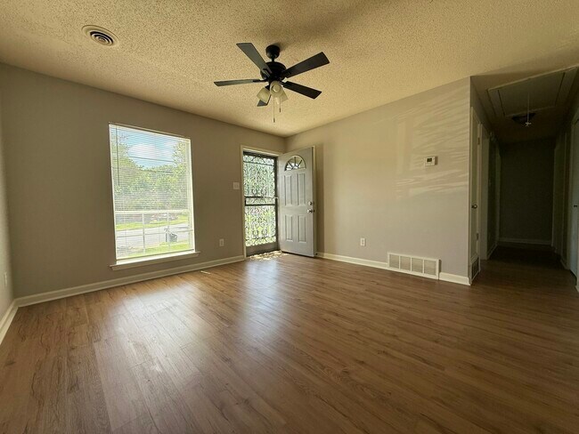 Photo - 4200 Clydesdale Dr