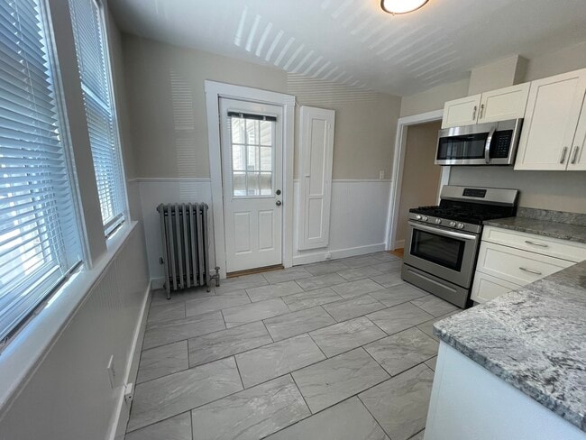 547 Hyde Park Ave Unit 1