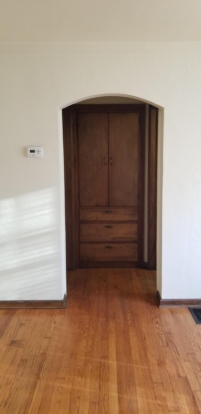 Photo - 1348 Eastview Ave Unidad 1348 Eastview Apt A