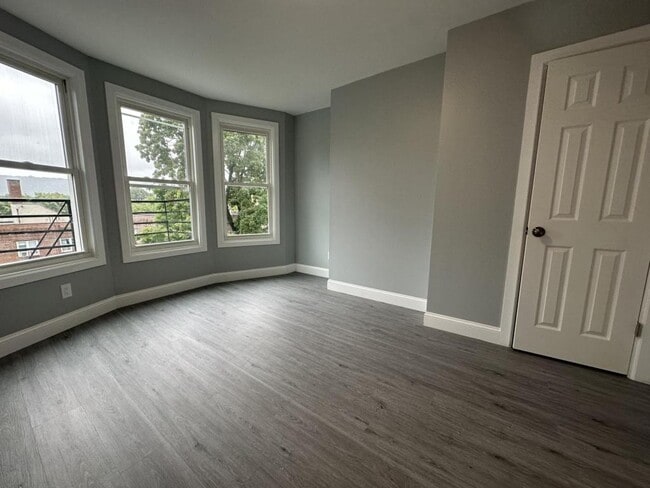 Photo - 288 Woodworth Ave