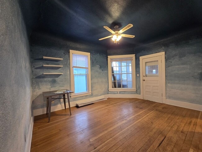 Photo - 135 Custer Ave Unidad 135 Custer Ave #1