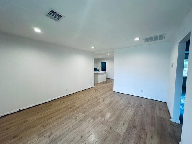 Photo - 4410 Billingsley St