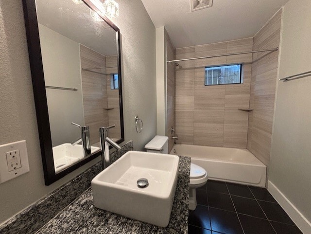 Building Photo - 1218 Jackson Blvd Unit 14