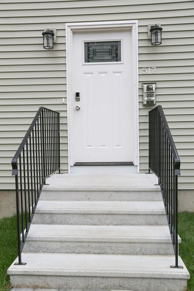 Photo - Newly Built 6br/3ba- Steps away from PC!