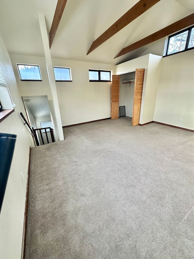 Photo - 1 Bedroom 1 bath Loft Style Single Family ...